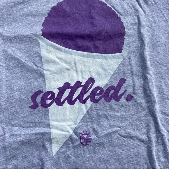 Whiskey Riff Settled For A Burger Alan Jackson Tee - Picture 2 of 4